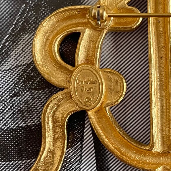 Vintage CHRISTIAN DIOR 80s Large Gold Plated Monogram Rhinestone Signed Brooch - Picture 7 of 8